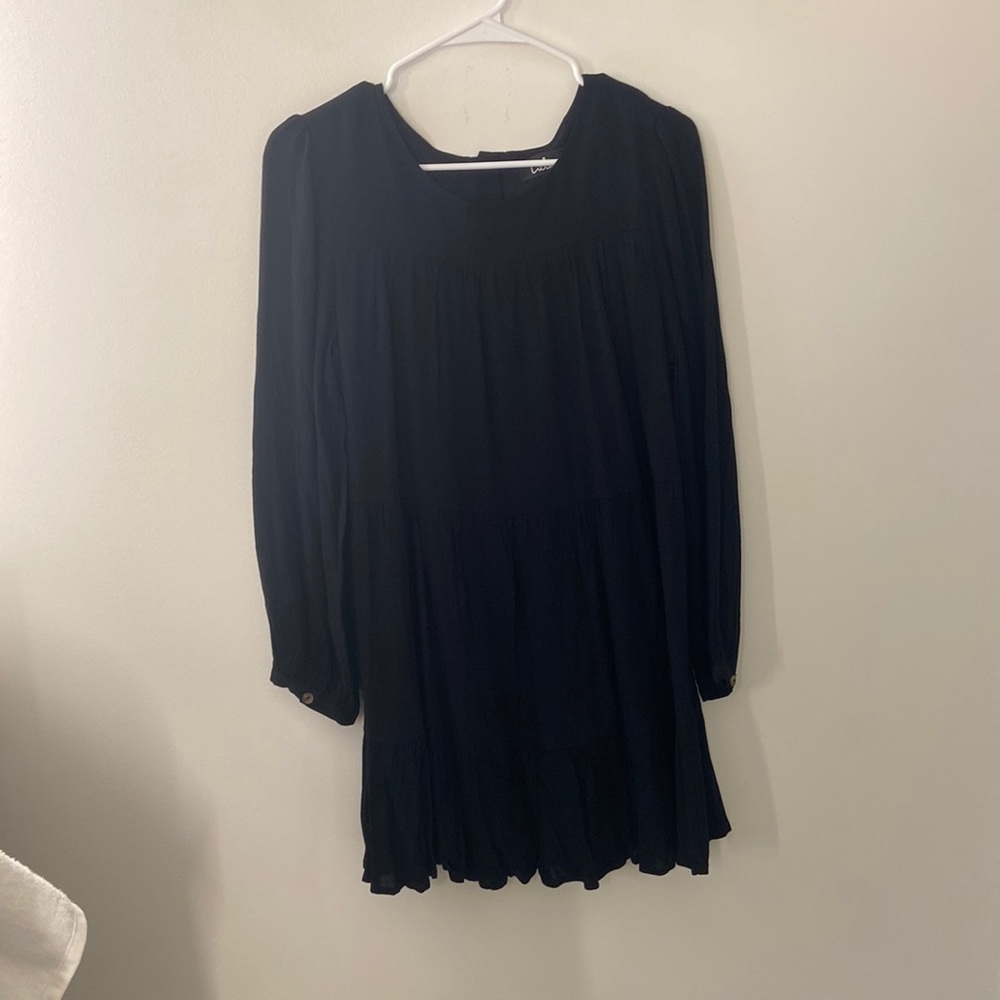 Lulu’s Size Small Long sleeve Black dress. Never worn!